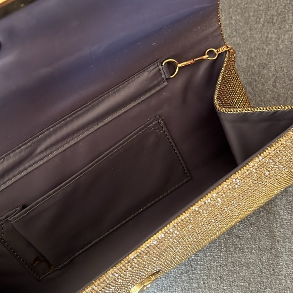 Golden clutches - Picture 3 of 5